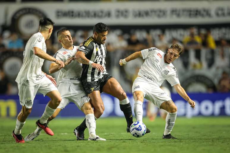 Atlético-MG perde para o Santos. 