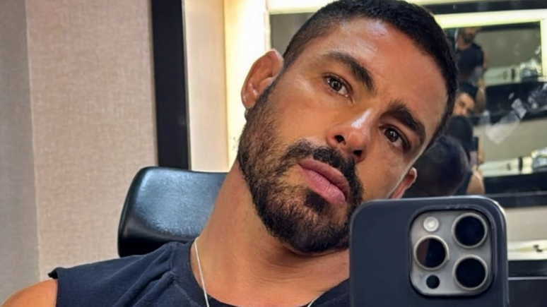 Cauã Reymond faz primeiro post nas redes sociais após polêmica com Bella Campos