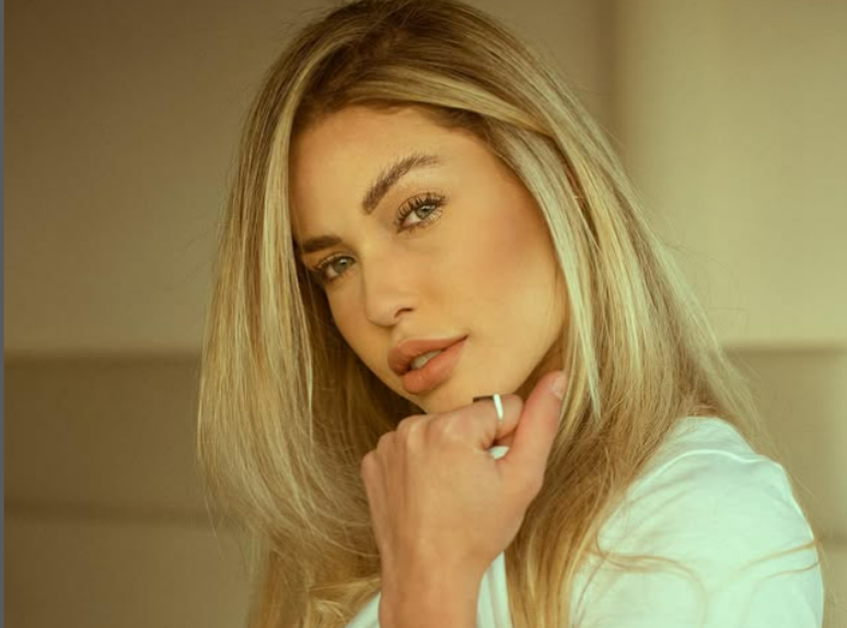 A influenciadora Saory Cardoso