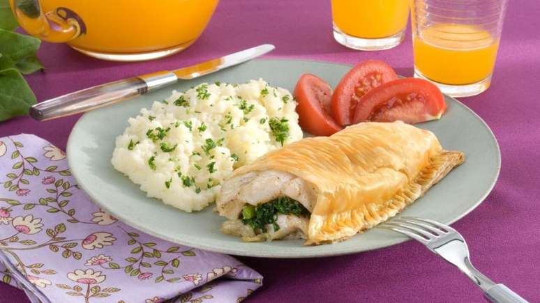 Peixe assado folhado &ndash; Foto: Emp&oacute;rio Fotogr&aacute;fico