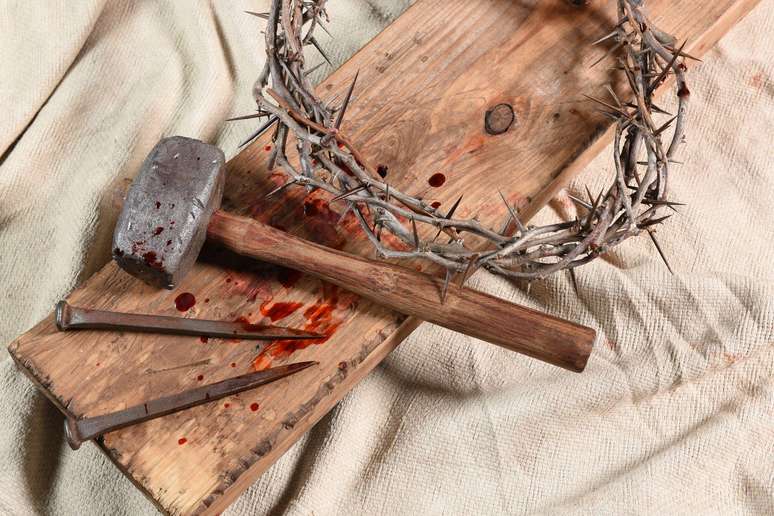 Para os judeus, a pena de crucifica&ccedil;&atilde;o era abomin&aacute;vel n&atilde;o apenas por causa da crueldade, mas tamb&eacute;m porque a v&iacute;tima era humilhada ao ser exposta nua em p&uacute;blico