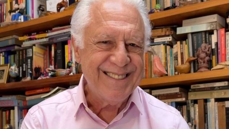 O ator Antonio Fagundes compartilha amor por livros no Instagram