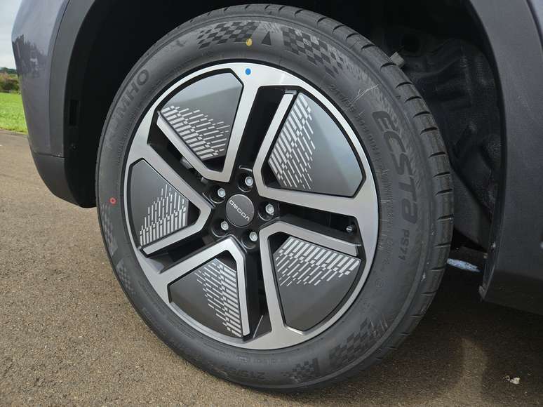 Omoda E5