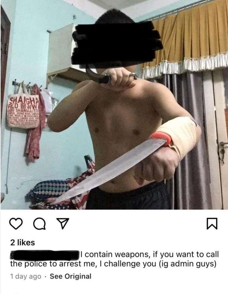 A postagem na rede social de um dos homens que assediou Annie mostra ele se exibindo com armas e desafiando a polícia a prendê-lo