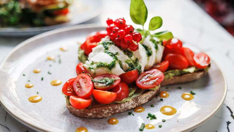Perfis que mostram os italianos reagindo à 'blasfêmia' gastronômica se tornaram populares no TikTok e no Instagram