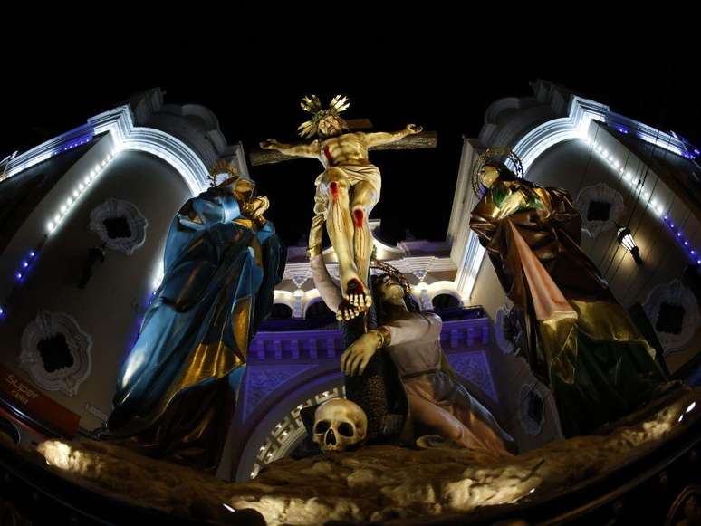 A partir da Idade M&eacute;dia, as imagens de Cristo crucificado se tornaram cada vez mais sangrentas