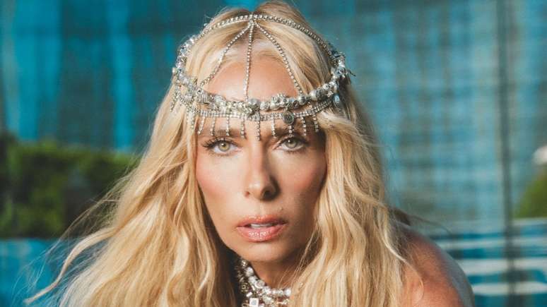 Adriane Galisteu revela que se sente pronta para os desafios desta nova fase