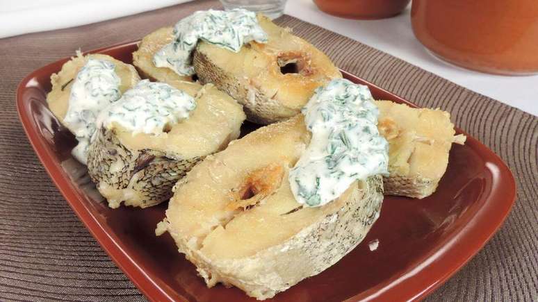 Peixe assado ao creme de espinafre &ndash; Foto: Rodrigo Moreira &ndash; JOBZ