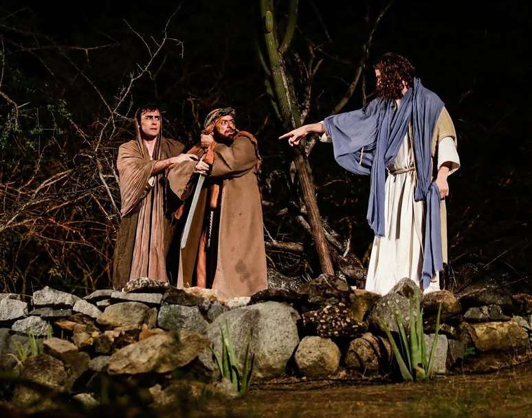 Jesus cobrava a postura dos poderosos, dos religiosos, do povo judeu. Durante uma semana, agitou Jerusalém, expondo desigualdades.
