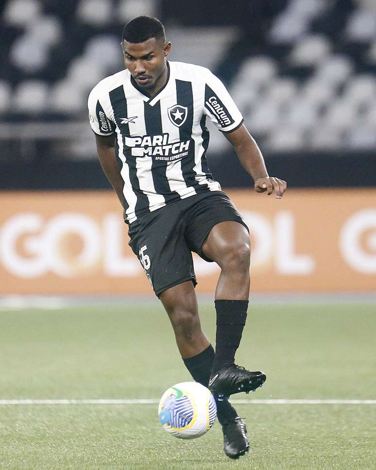 Cuiabano em ação pelo Botafogo 