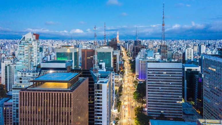 Informações falsas sobre uma suposta onda de frio iminente, com mínima de 10°C em São Paulo, têm circulado nos últimos dias