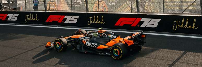 Lando Norris durante treinos em Jeddah 