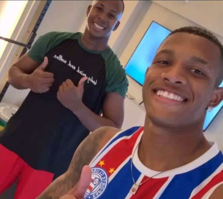 Danilo, ex-Palmeiras, veste regata do Bahia –