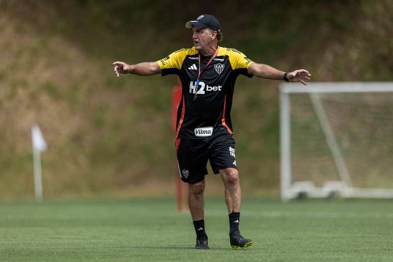 Cuca vive a primeira turbulência no comando do Atlético –