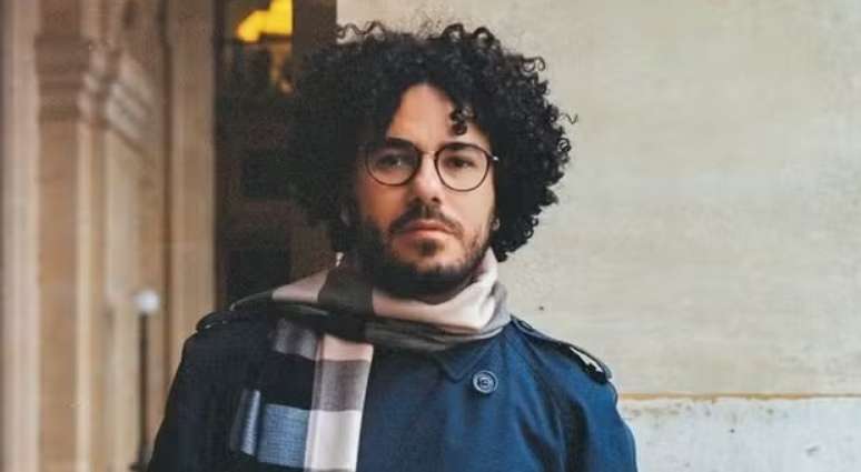 O fotógrafo Flávio de Castro Sousa desapareceu após uma segunda queda no Rio Sena