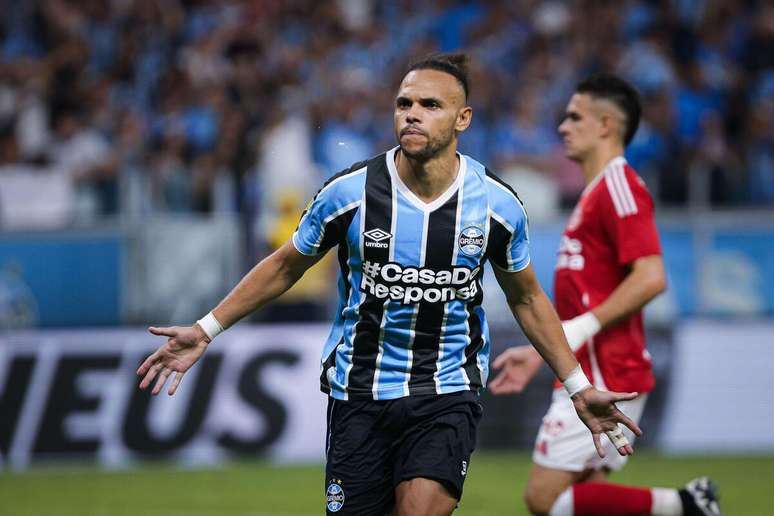 Braithwaite (Grêmio) comemorando seu gol no último Gre-Nal, no dia 09.02.2025 