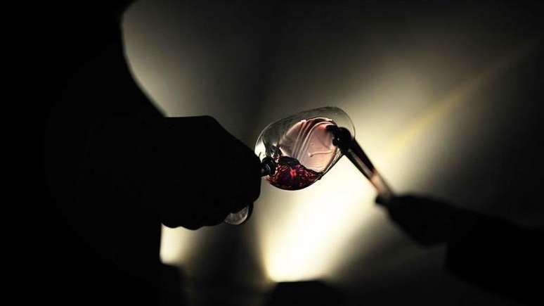 Uma taça de vinho para entender um teorema fundamental da física