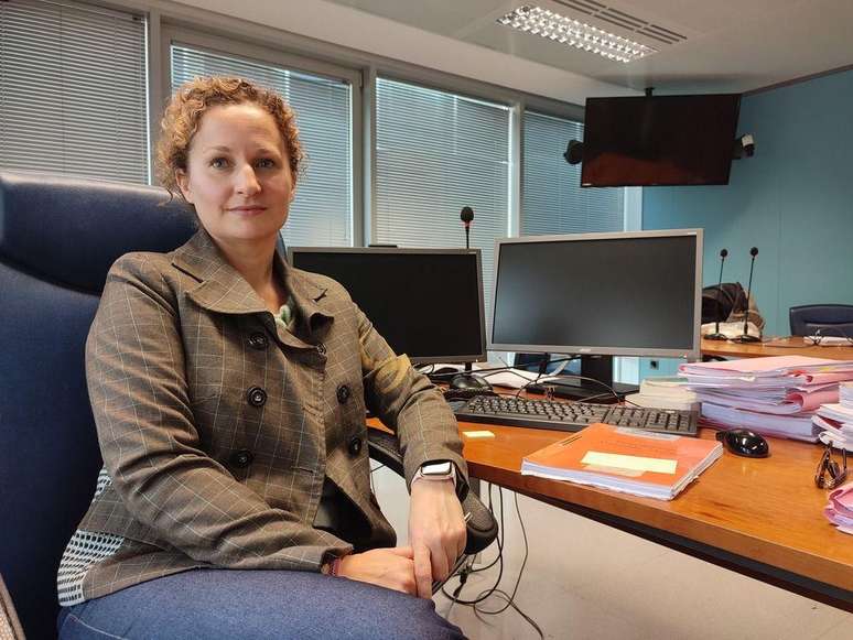 Juíza Maria del Carmen Gutiérrez no tribunal especializado em violência de gênero de Málaga