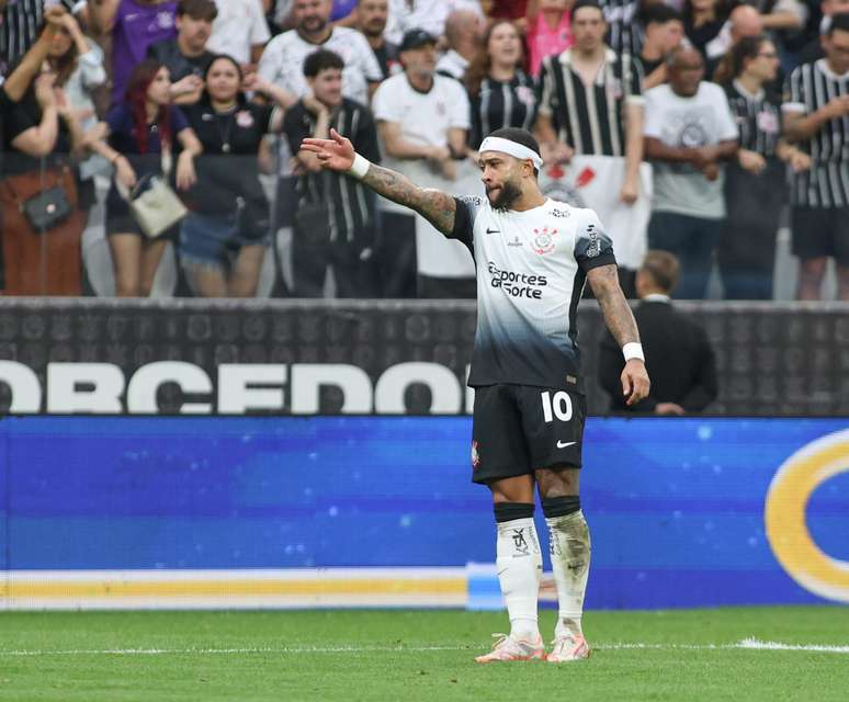 Memphis Depay ajuda o Corinthians a vencer o Sport neste sábado (19), pelo Campeonato Brasileiro.