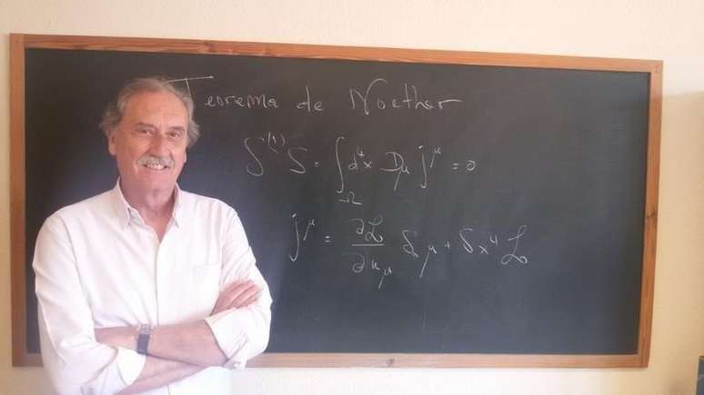 O professor de física Manuel Lozano Leyva afirma ser apaixonado pelo teorema de Noether