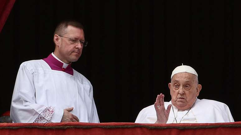 O papa criticou a atual corrida ao rearmamento