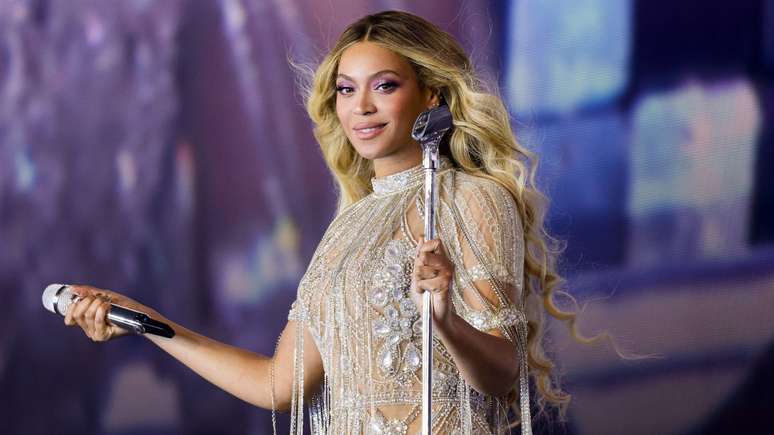 Beyoncé no palco durante a “RENAISSANCE WORLD TOUR”