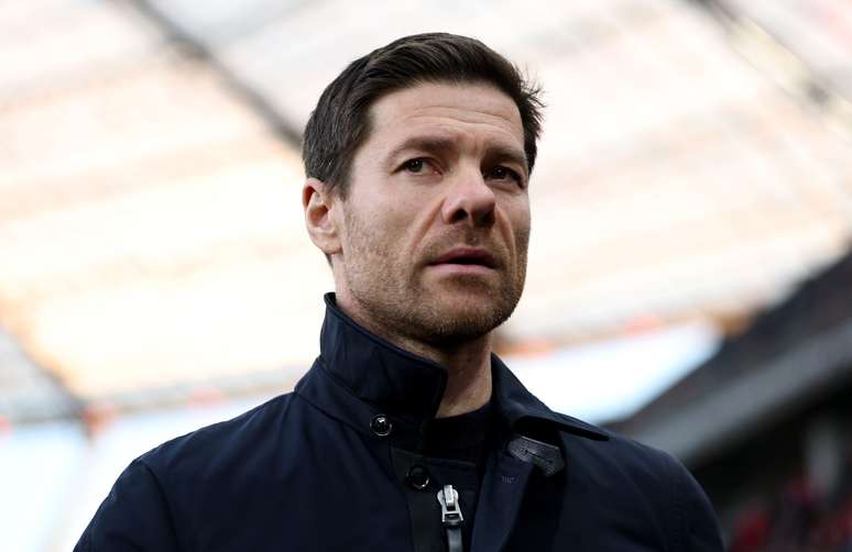 Xabi Alonso em partida do Leverkusen 