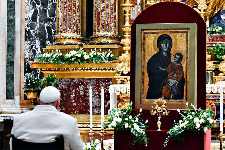 Salus Populi Romani, ou Protetora do Povo Romano, é a venerada imagem da Virgem Maria com o menino Jesus, presente na capital italiana