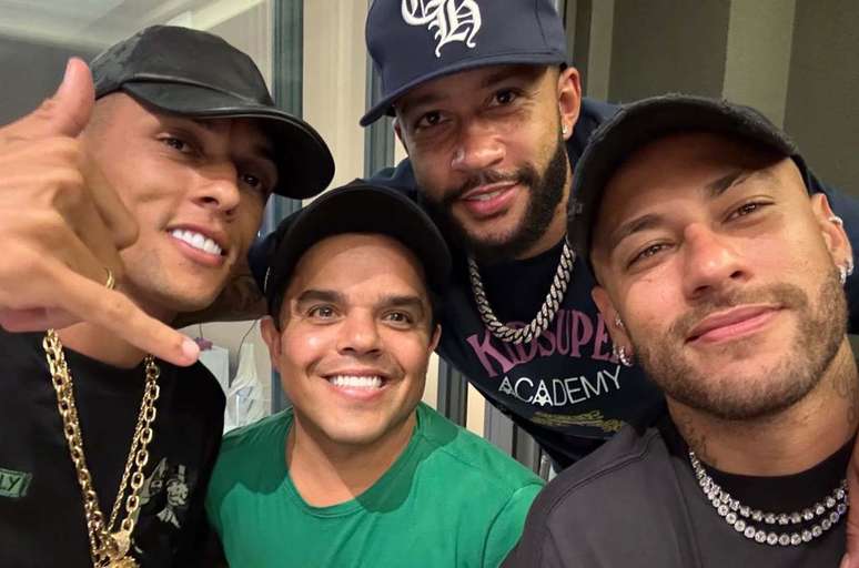 Neymar em noite de poker com Depay – Reprodução