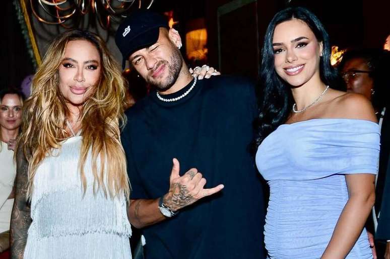Neymar e Bruna no aniversário de Rafaella –