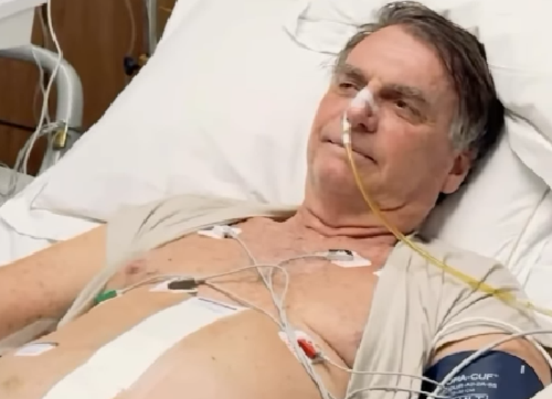 Bolsonaro segue internado na UTI nesta segunda-feira, 21