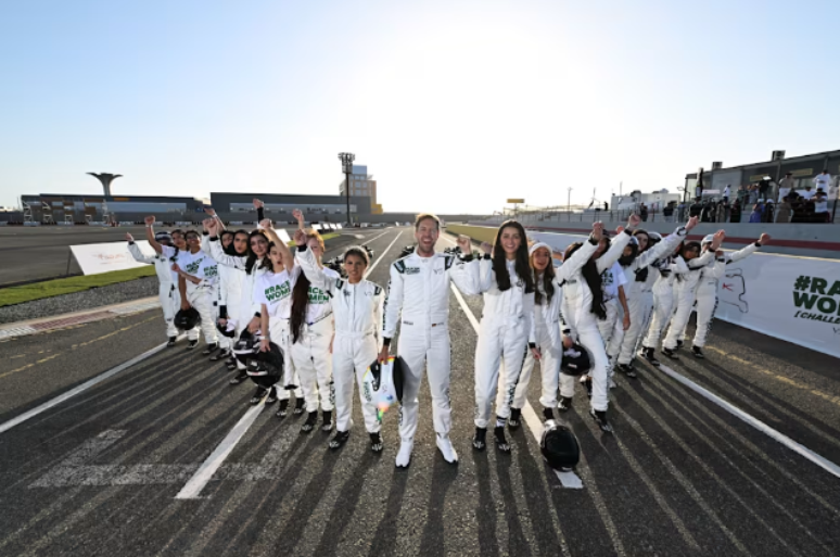Sebastian Vettel, tetracampeão mundial de F1, sediou o evento Race4Women [Challenge Me] no The Track, em Jeddah.