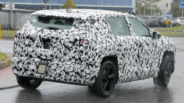 Nova geração do Jeep Compass em testes