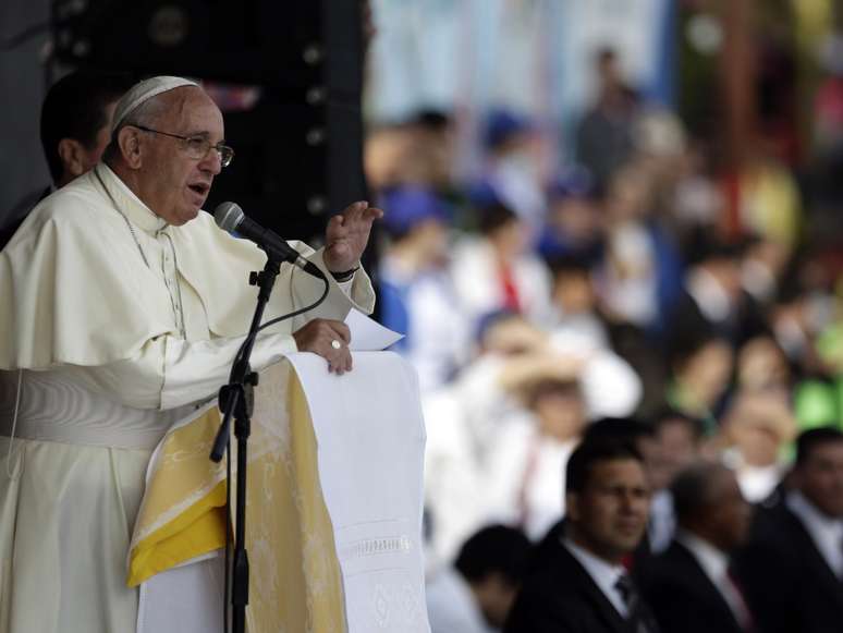 No último dia de sua primeira viagem pela América Latina como Papa, Francisco visitou a favela de Bañado Norte, no Paraguai.