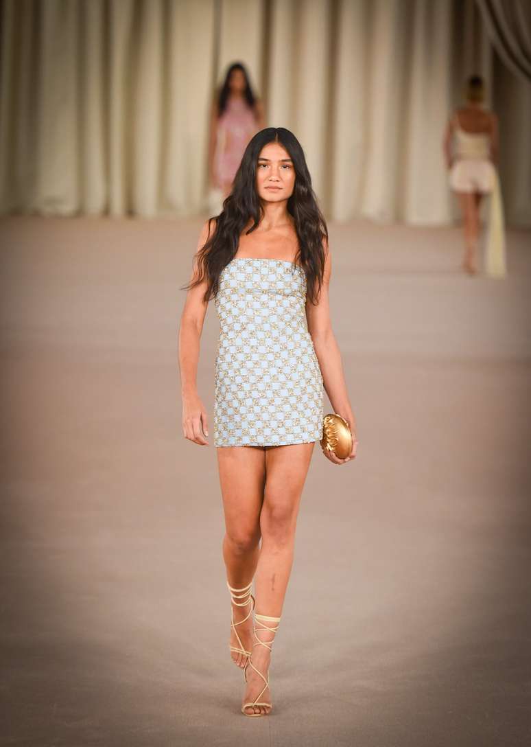 Modelo indígena Dandara Queiroz 