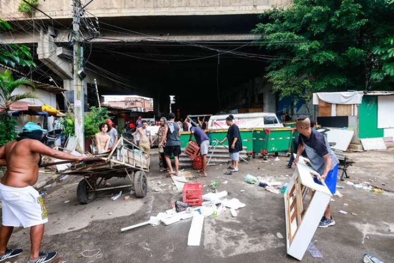 Na última sexta-feira, moradores fizeram barricadas na região que dá acesso à comunidade após a entrada de agentes da PM.