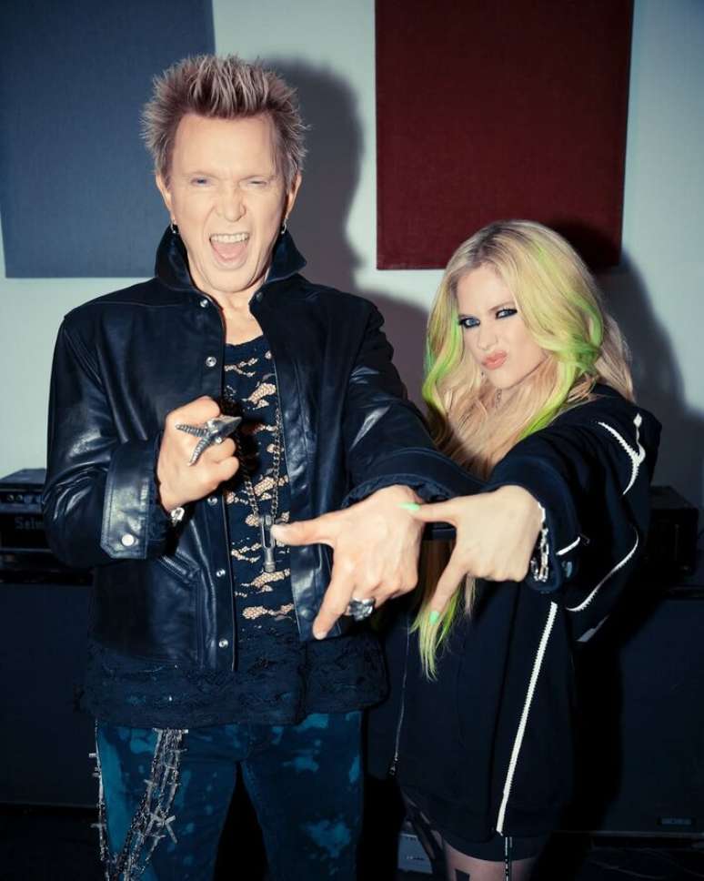 Billy Idol e Avril Lavigne colaboraram em '77', faixa do novo disco do cantor britânico