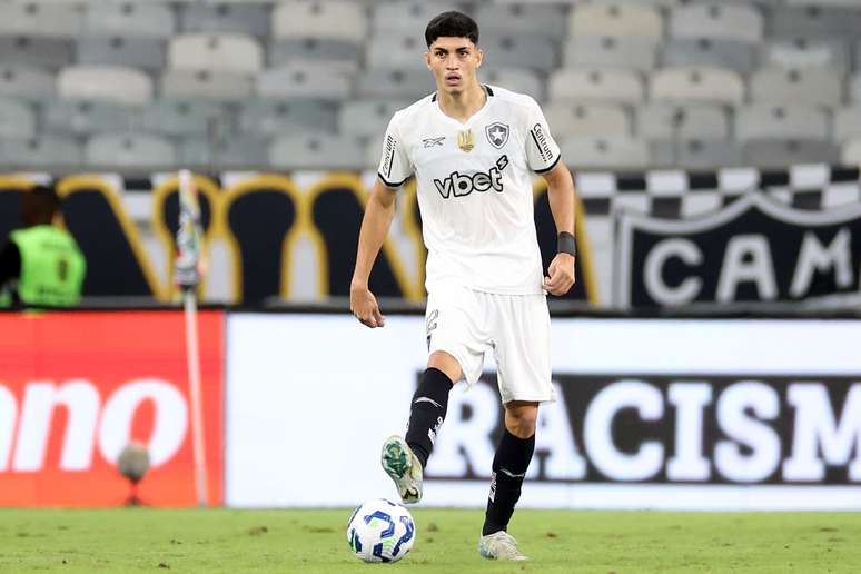 Jair em atuação pelo Botafogo. 