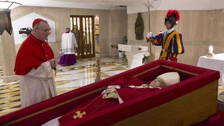 O corpo do papa Francisco ficará exposto na Basílica de São Pedro, onde os fiéis poderão prestar homenagens