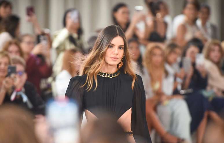 Camila Queiroz 