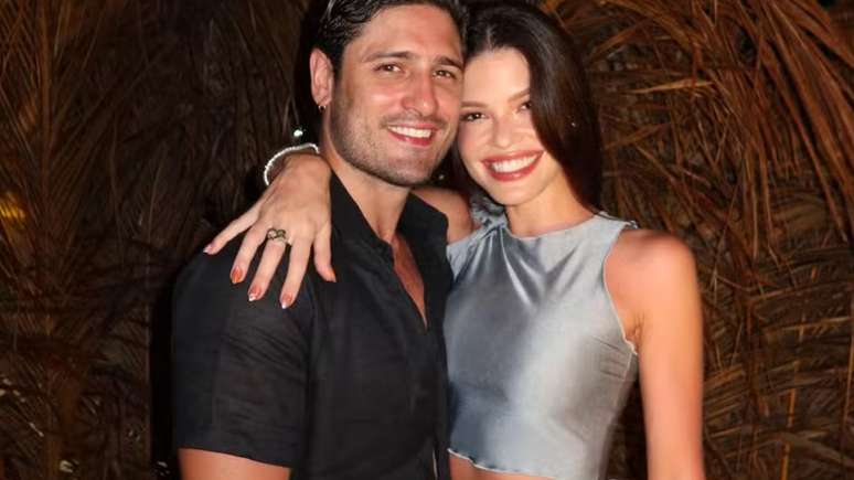 Daniel Rocha e Vitória Strada