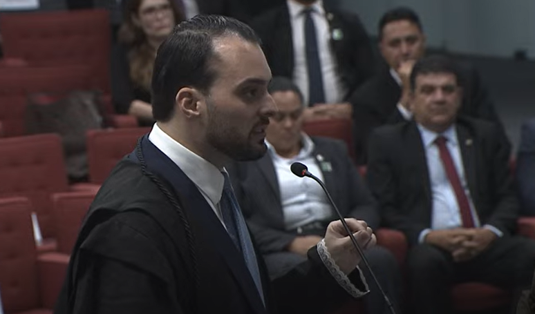 Anderson Rodrigues de Almeida defende ex-diretor-geral da PRF, Sidnei Vasques