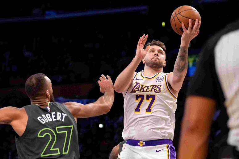 Luka Doncic, astro dos Lakers, é uma das esperanças de recuperação na série
