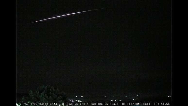 Registro de uma chuva de meteoros Líridas