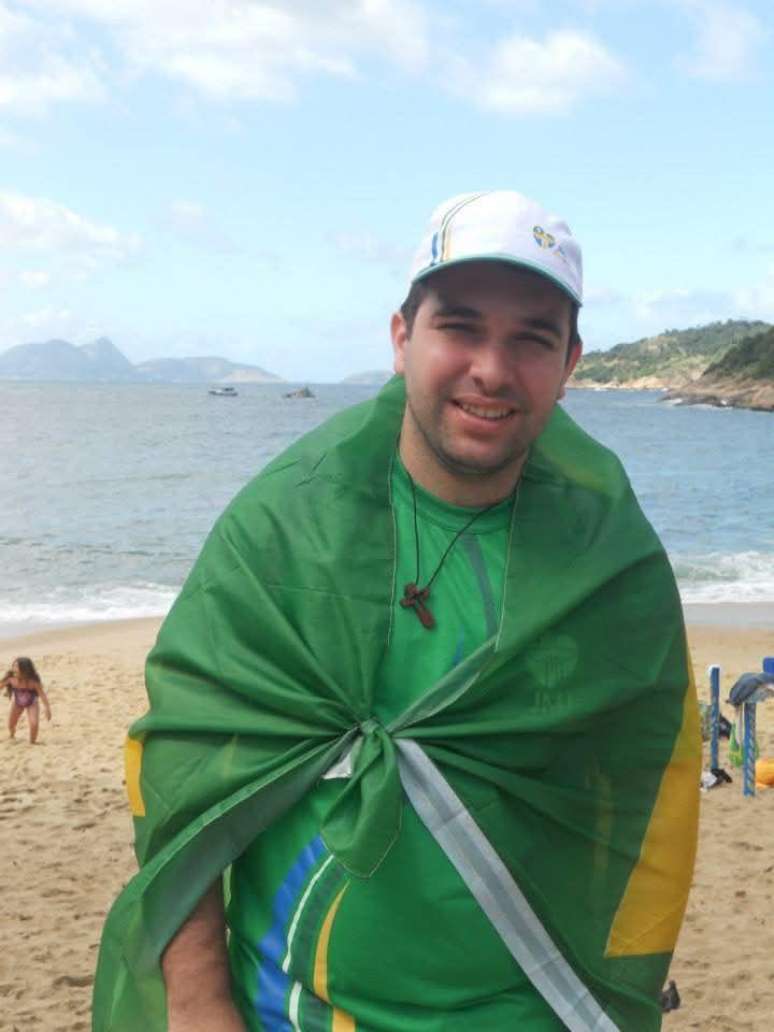 Murilo Bernardes, que após ver o papa em Copacabana, tornou-se padre Murilo