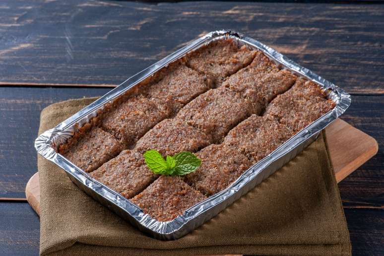 Quibe de forno recheado com ora-pro-nóbis 