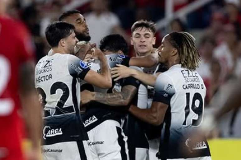 Corinthians busca primeira vitória na Sul-Americana –