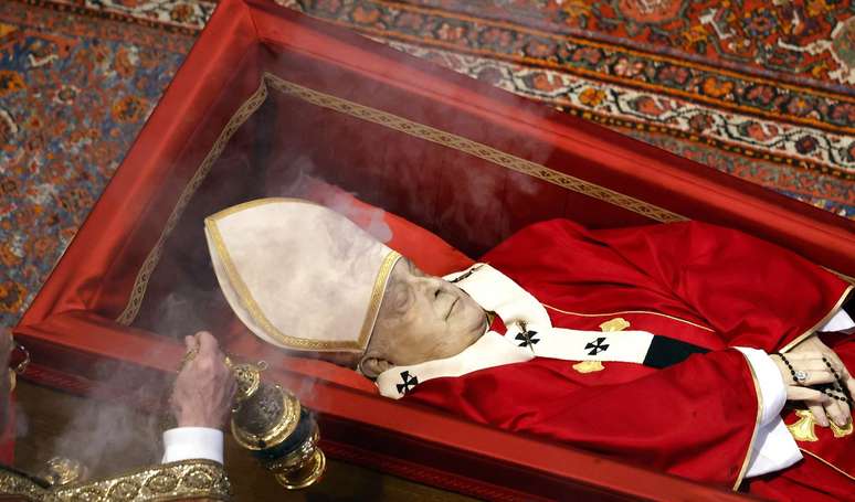 Corpo de Papa Francisco passou por 'embalsamento moderno' para velório. Entenda o que é o procedimento!.