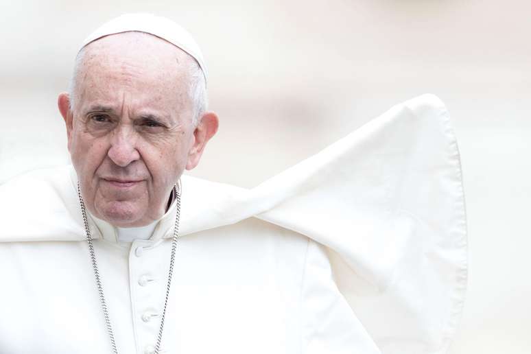 "Nos EUA, a situação não é fácil", disse o papa, que também brincou que era "uma honra" ser criticado pelos americanos