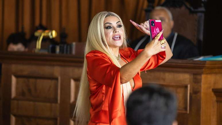 Renata Br&aacute;s encarna MC Mone, uma funkeira de sucesso, no filme 'Uma Advogada Brilhante'/